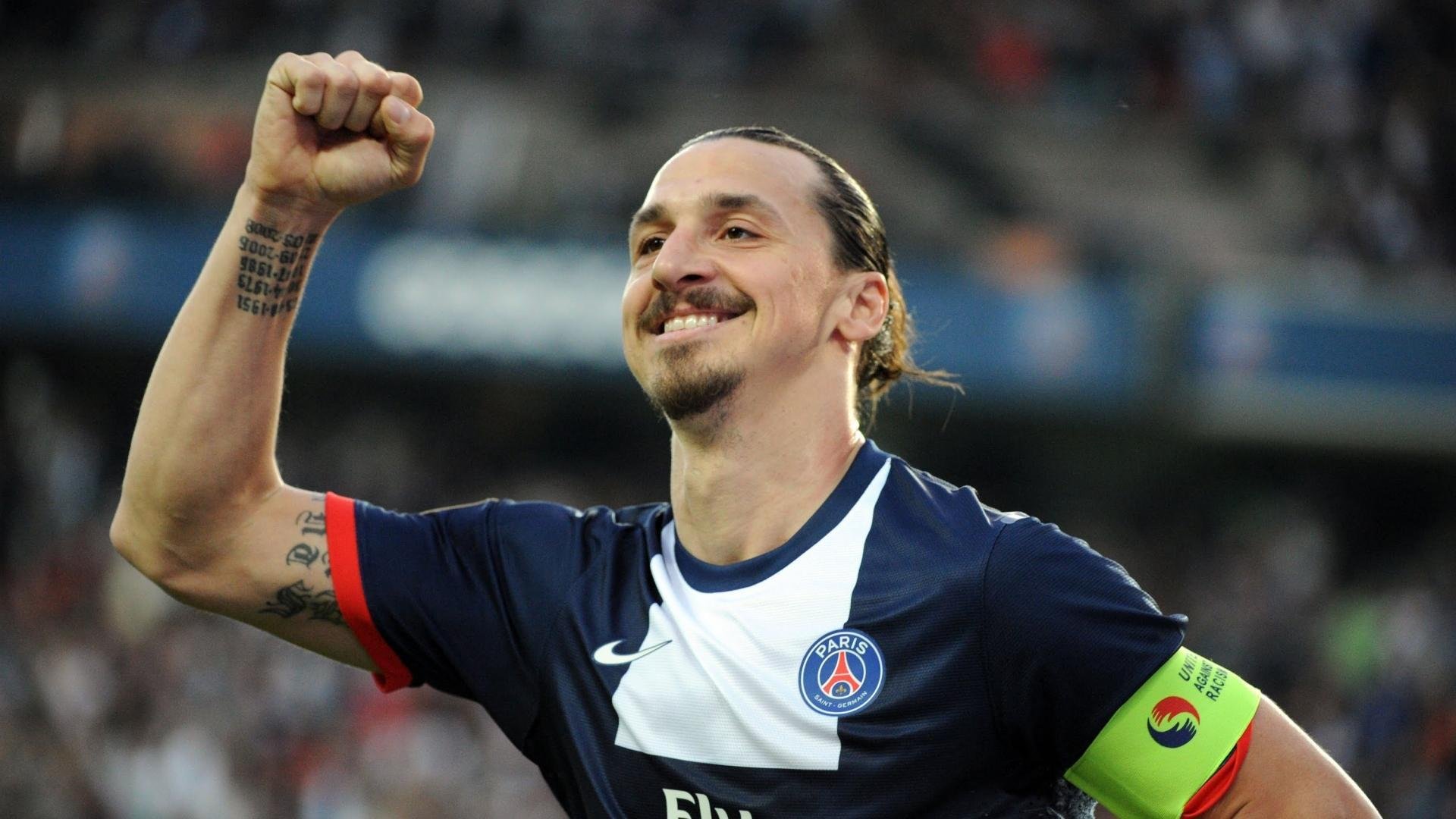 比利时骑手拉里萨·保利斯在2024年巴黎奥运会盛装舞步比赛中以“Luna”马匹获得第七名，展现出色表现。