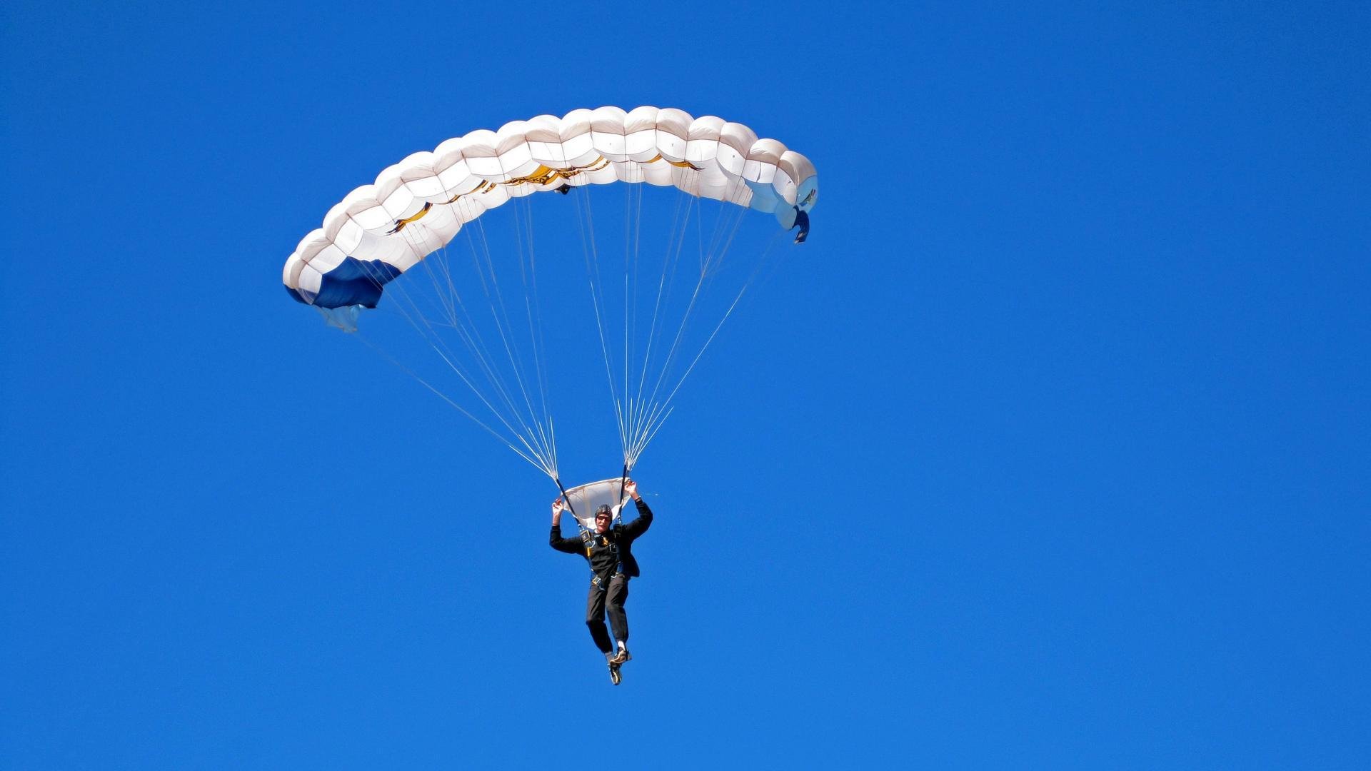 爱游戏-特色瀑布下跳水，勇气与技巧并存的运动享受，从瀑布上往下跳的运动叫啥