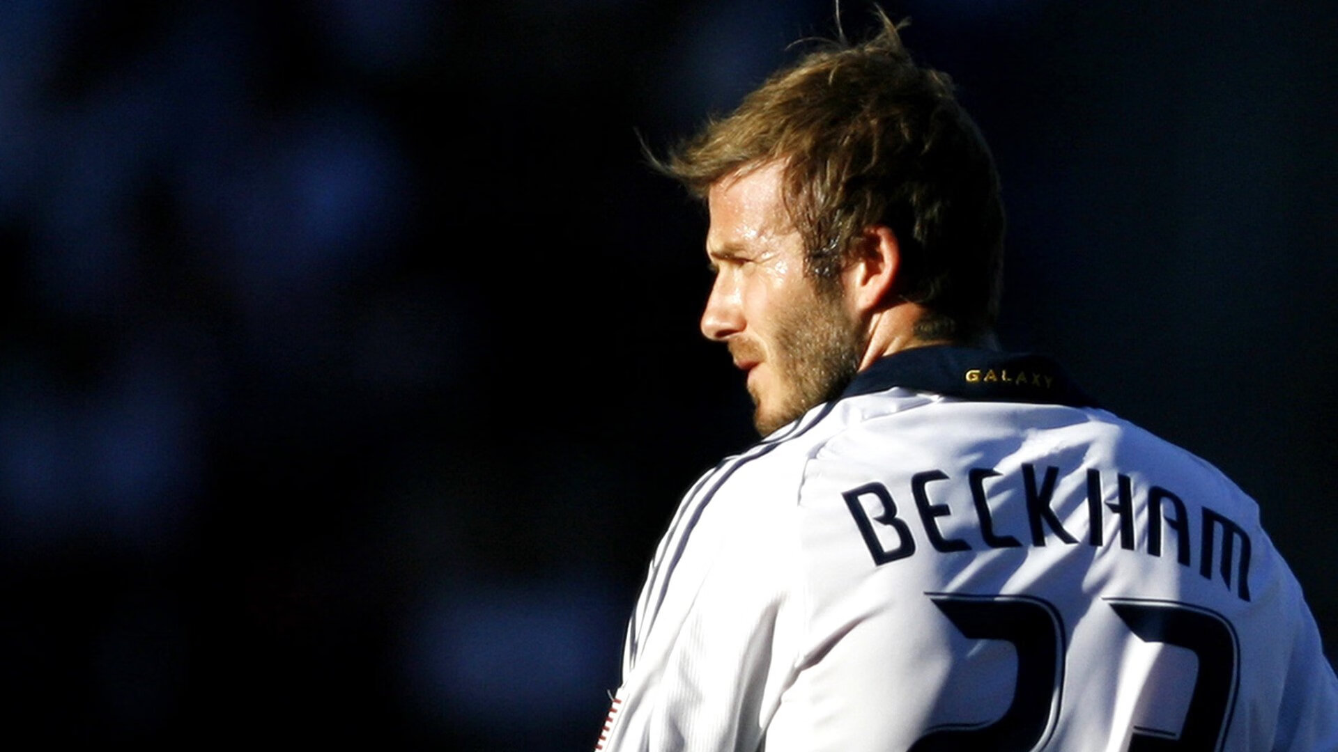 爱游戏体育-球队斗魂：坚持到底的精神感人至深，球队精神是什么